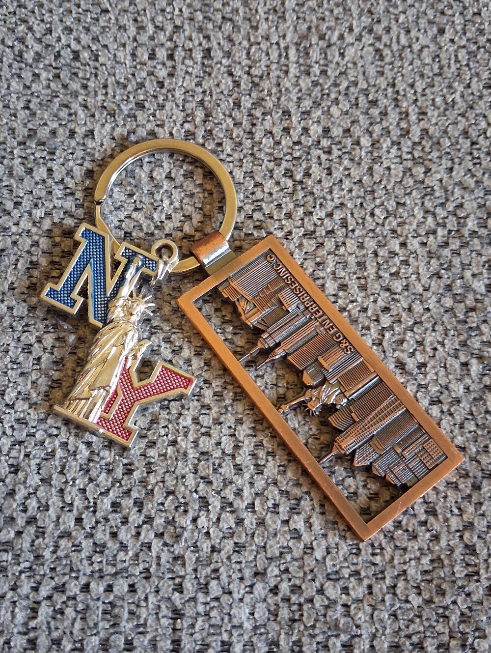 NYC Souvenir Keychain with Statue of Liberty and Skyline Charm